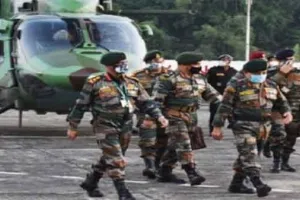 जनरल नरवणे ने किया एलएसी से लगे अग्रिम क्षेत्रों का दौरा