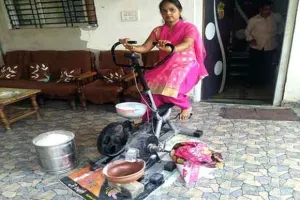 जुगाड़: कसरत के साथ-साथ गेहूं पिसाई भी