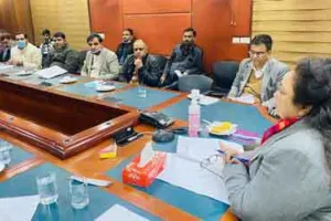 ठोस कचरा प्रबंधन नियम की अवहेलना पर काटे 11 चालान