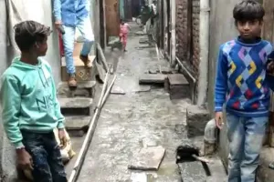 सीवरेज समस्या को लेकर नया बाजार वासियों ने लगाया जाम