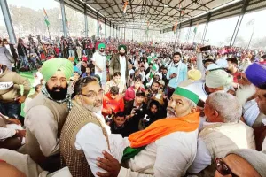 किसान महापंचायत : रोटी को नहीं बनने देंगे बाजार की वस्तु : राकेश टिकैत