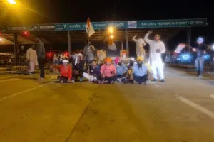 रोहतक में किसानों पर हुए लाठीचार्ज के विरोध में सभी राष्ट्रीय राजमार्ग हुए जाम