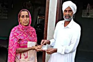 Honesty: सोने के आभूषण लौटा पेश की ईमानदारी की मिशाल