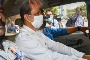 महाराष्ट्र सरकार के कई मंत्री भ्रष्टाचार में लिप्त : वाजे