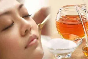 आपके चेहरे को चमका देगा शहद