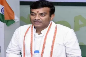 शायर मुनव्वर राणा के बयान पर बोले यूपी के मंत्री-भारतीयों के खिलाफ खड़े होने वाले एनकाउंटर में मारे जाएंगे
