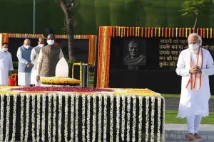 पीएम ने अटल बिहारी वाजपेई को श्रद्धांजलि की अर्पित