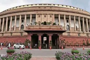 हंगामे के चलते दो दिन पहले ही लोकसभा की कार्यवाही अनिश्चितकाल के लिए स्थगित