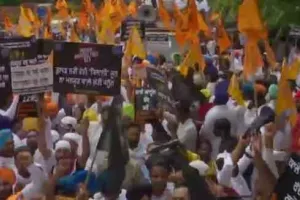 कृषि कानूनों के खिलाफ दिल्ली में अकाली दल का हल्ला बोल