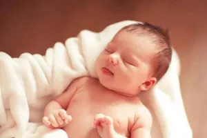 चिंताजनक : कलयुगी माँ ने 6000 रुपये में बेची नवजात बच्ची