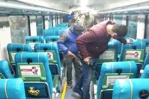 दिल्ली-अजमेर एक्सप्रेस ट्रेन में बम की सूचना पर हड़कंप