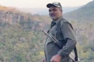 मारा गया 50 लाख का इनामी नक्सली मिलिंद तेलतुम्बडे