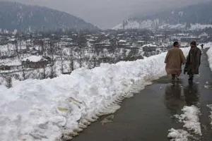 कश्मीर, लद्दाख में ठण्ड का कहर जारी, जन-जीवन अस्त-व्यस्त