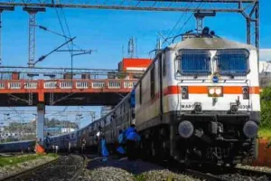 दिल्ली रेल मंडल ने प्रमुख स्टेशनों पर लगाए सोलर प्लांट