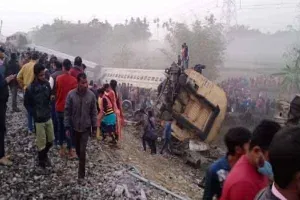 बीकानेर-गुवाहाटी एक्सप्रेस पश्चिम बंगाल में दुर्घटनाग्रस्त, 3 की मौत
