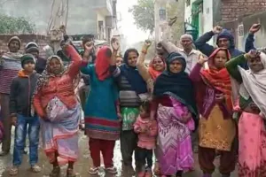 नारकीय जीवन जीने को मजबूर रूद्रा कॉलोनी के निवासी