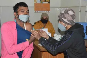पीजीआई में 30 हेल्थ केयर वर्कर संक्रमित, दो की मौत