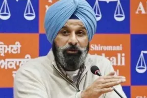 मजीठिया ने छोड़ा मजीठा, केवल अमृतसर ईस्ट से लड़ेंगे चुनाव