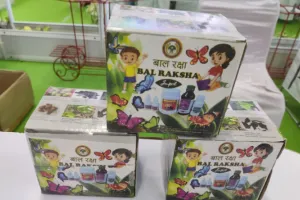 रोग प्रतिरोधक क्षमता बढ़ाने के लिए बाल रक्षा किट का वितरण