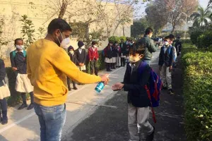 कोरोना महामारी के बढ़ते प्रकोप के चलते बाधित हुई शिक्षा
