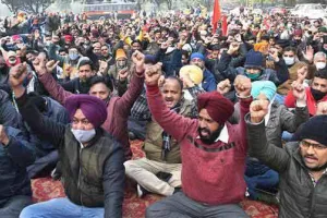 कांग्रेस ने चंडीगढ़ बिजलीकर्मियों की हड़ताल को समर्थन घोषित किया