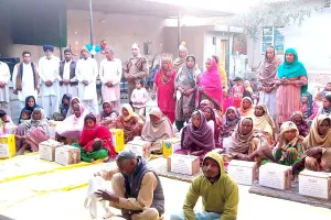 साध-संगत ने फूड बैंक से 27 जरूरतमंद परिवारों का दिया राशन