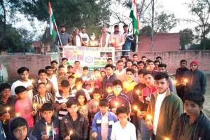 कैंडल मार्च निकालकर दी पुलवामा के शहीदों को श्रद्धांजलि