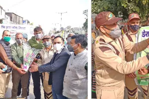 पूंडरी के डेरा अनुयायियों ने बांटे 2000 मास्क