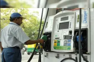 उधार तेल नहीं डालने पर पेट्रोल पम्प करिंदे की हत्या, दूसरा घायल
