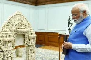 प्रधानमंत्री ने ऑस्ट्रेलिया द्वारा बताए गए पुरावशेषों का किया निरीक्षण