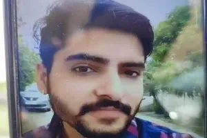 पिता की बेइज्जती से आहत बेटे ने वीडियो बनाकर किया सुसाइड