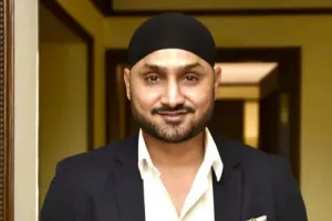 हरभजन सिंह ने अपना वेतन किया किसानों की बेटियों के नाम
