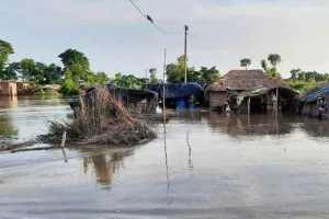 असम: बाढ़ से मरने वालों की संख्या हुई 8, चार लाख लोग प्रभावित