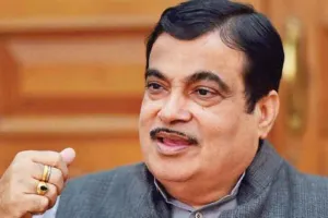 सड़क दुर्घटनाओं में कमी लाने के लक्ष्य पर फोकस जरूरी : गडकरी
