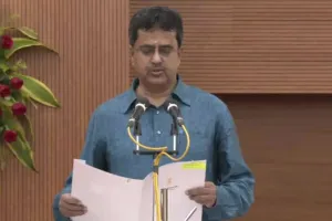 कांग्रेस छोड़ भाजपा में आए और बदली किस्मत, बने मुख्यमंत्री