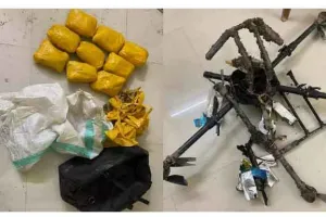 बीएसएफ ने सीमा पर पाकिस्तानी ड्रोन मार गिराया,दो जगह से 12 पैकेट हेरोइन बरामद