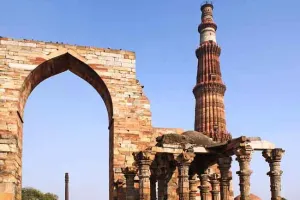 कुतुब मीनार परिसर में हनुमान चालीस पढ़ने जा रहे 30-40 हिन्दूवादी हिरासत में