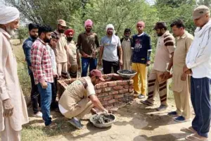नि:स्वार्थ सेवा : सेवादारों को भीषण गर्मी में सेवा करते देखा तो, लोग बोले, ये है समाजसेवा