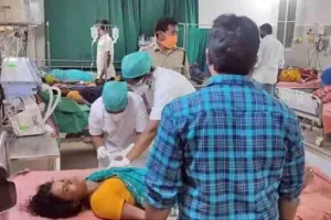 आंध्र प्रदेश में अमोनिया गैस रिसाव से महिलाओं समेत 50 कर्मचारी बीमार
