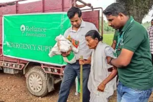 रिलायंस फाउंडेशन ने की असम बाढ़ पीड़ितों के लिए 25 करोड़ की मदद