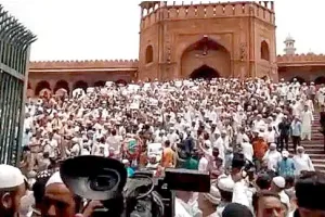 उत्तर प्रदेश में कड़े सुरक्षा इंतजामों में अता की गयी जुमे की नमाज