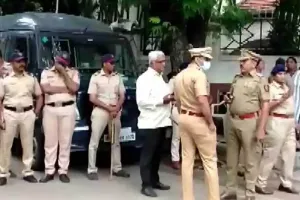महाराष्ट्र सरकार पर संकट: मुंबई और ठाणे में धारा 144 लागू