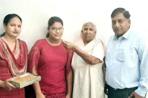 खुशी इन्सां ने विज्ञान वर्ग परीक्षा में हासिल किया द्वितीय स्थान
