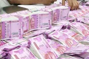 दिवंगत जेल वार्डर की पत्नी को 50 लाख की मदद
