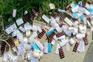 Banned Tablets seized: मकान पर छापा, प्रतिबंधित ट्रामाडोल टेबलेट बरामद