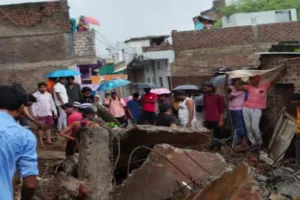 खिलचीपुर में बारिश के कारण गिरा मकान, महिला की मृत्यु