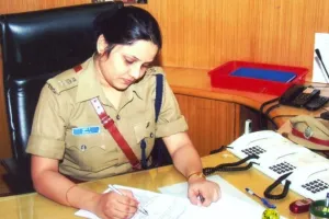 आईपीएस डी रूपा ने भाजपा नेता को गिरफ्तार न करने के लिए पुलिस को घेरा