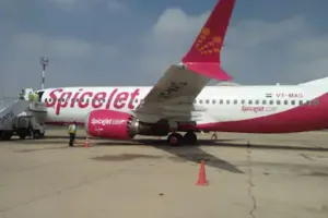 दुबई जा रहे विमान को आपातस्थिति में कराची उतारा गया