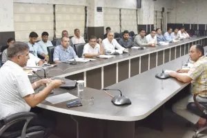 गांवों में सोलर स्ट्रीट लाइट लगाने के प्रस्ताव तैयार करें पंचायती विभाग