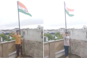 जयंत इन्सां, कार्तिक इन्सां ने अपने घर की छत पर तिरंगा फहराया